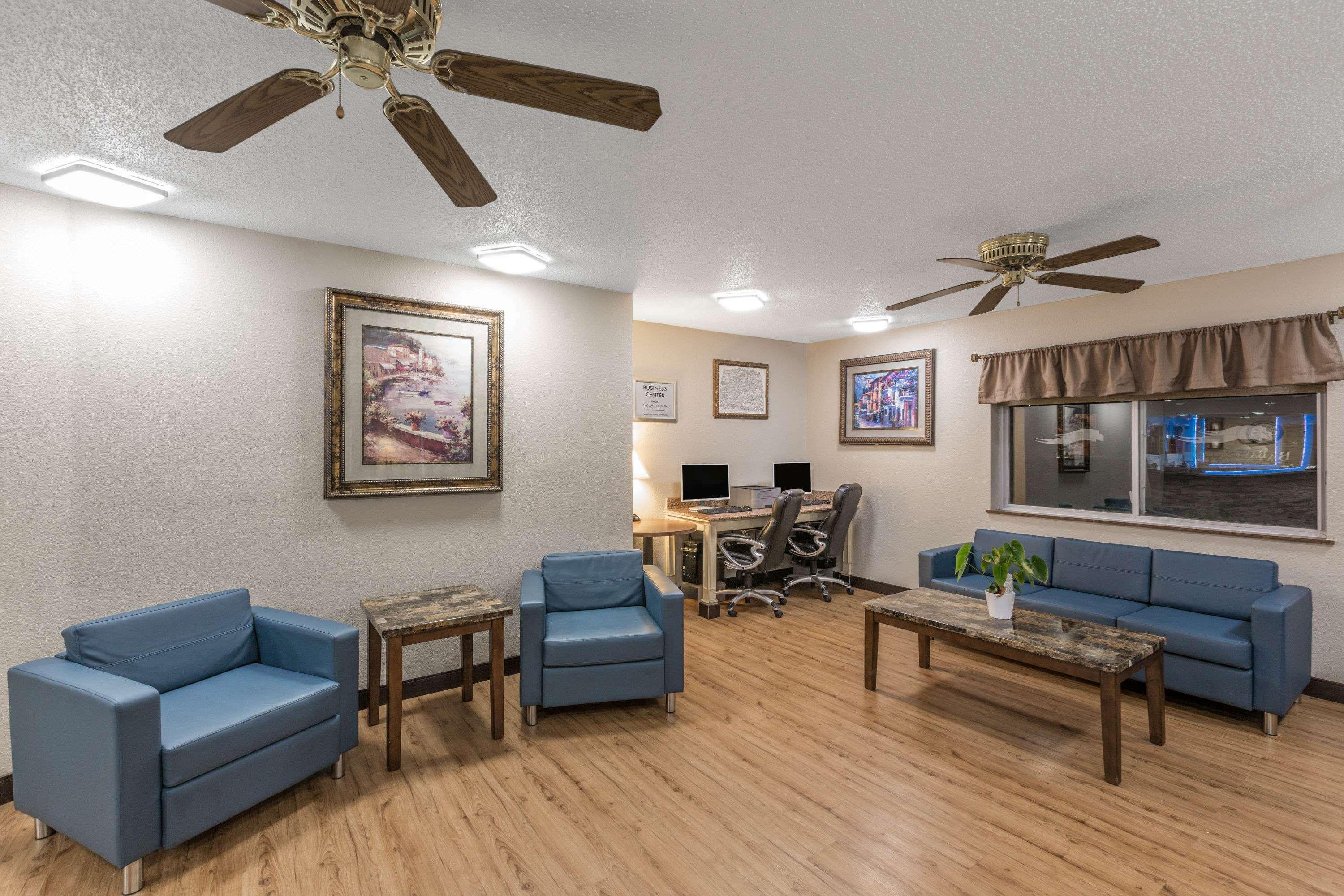 Baymont By Wyndham Fort Dodge Exterior foto