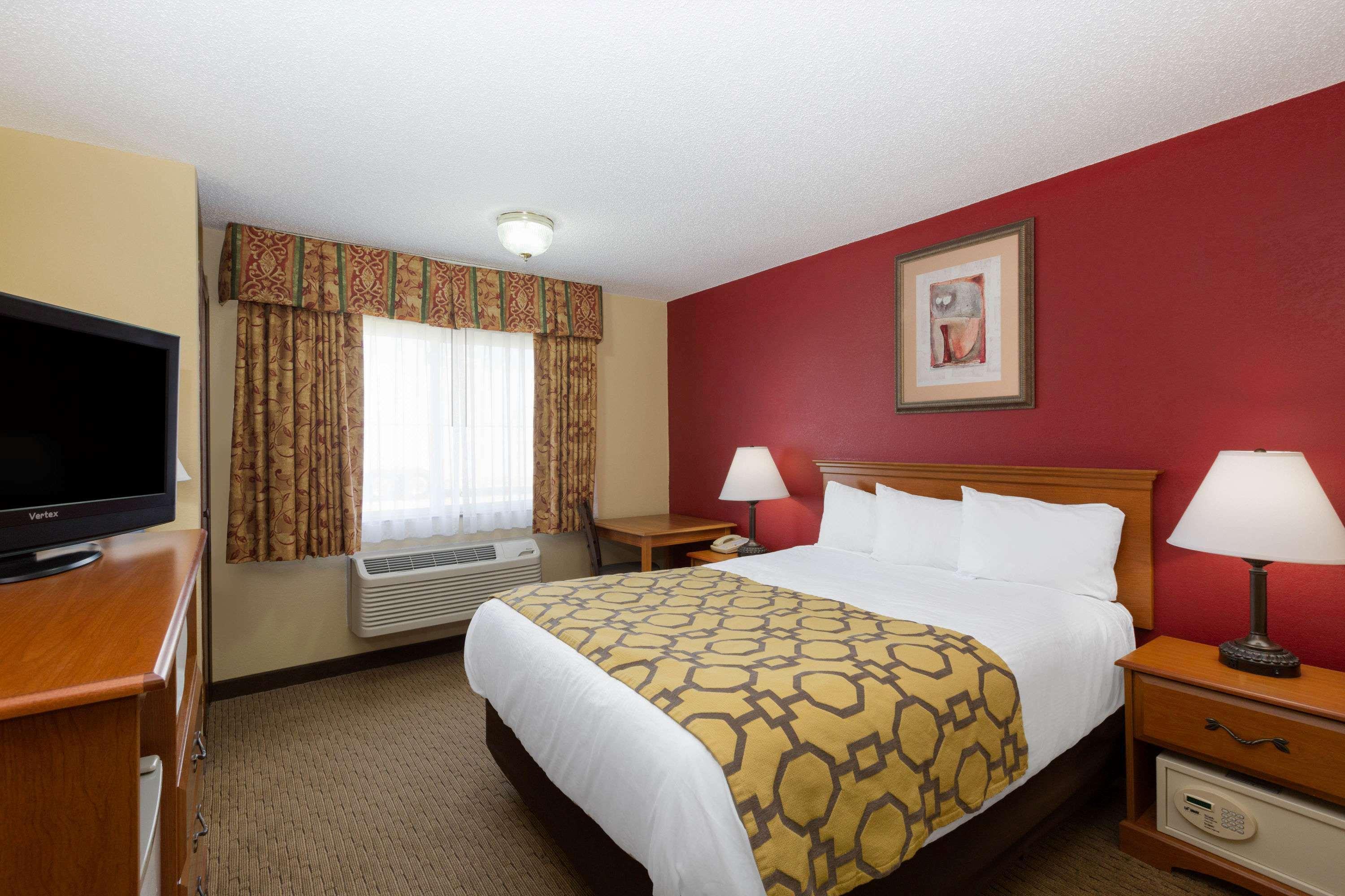 Baymont By Wyndham Fort Dodge Exterior foto